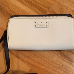 Kate Spade Wallet / Wristlet